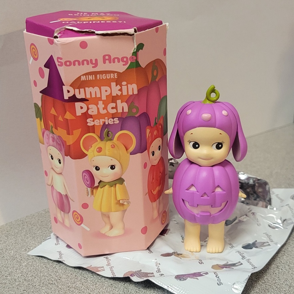 Sonny Angel Mini Figure with Purple Pumpkin Hat